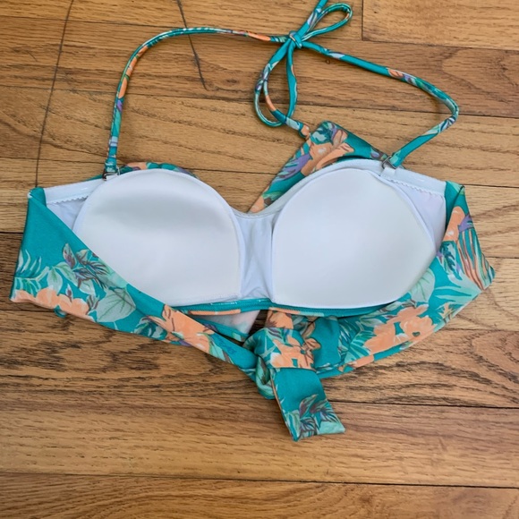 Rip Curl Ruffle Bikini - Picture 12 of 13